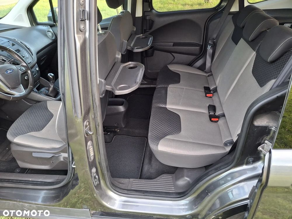 Ford Tourneo Courier 1.0 EcoBoost Titanium - 22