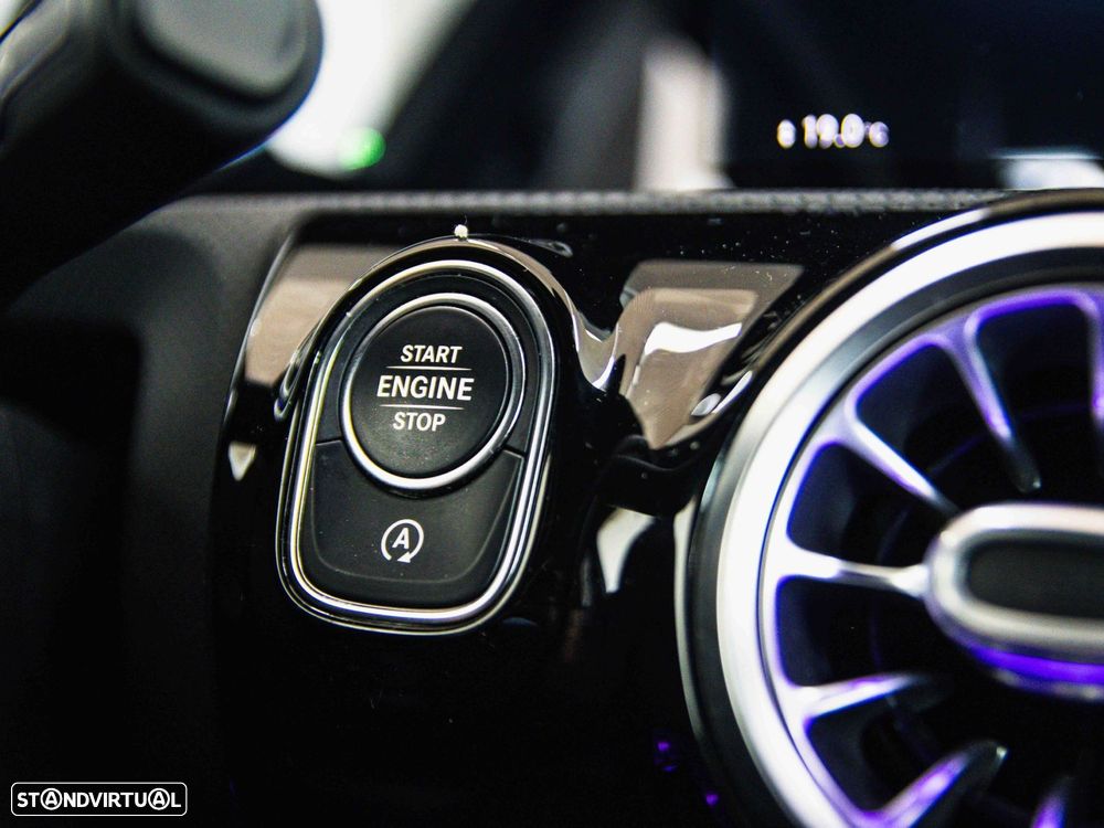 Mercedes-Benz A 180 Limousine d Progressive Aut. - 38