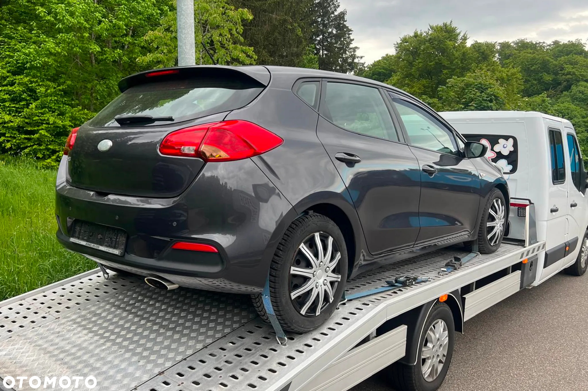 Kia Ceed - 40