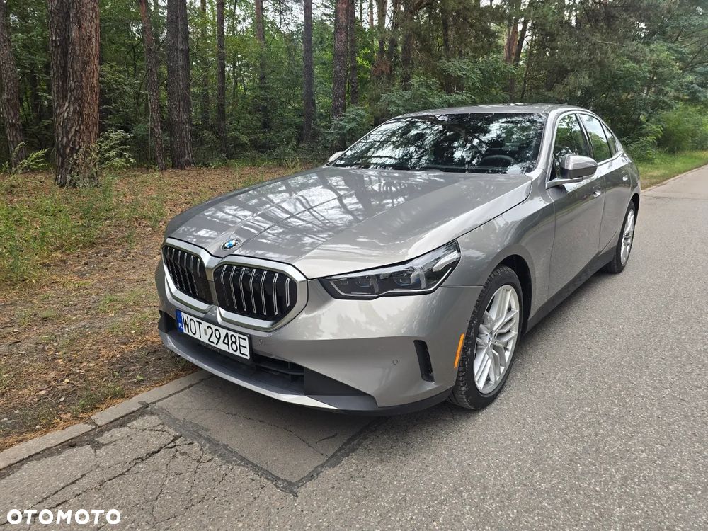BMW Seria 5 530i xDrive mHEV - 4