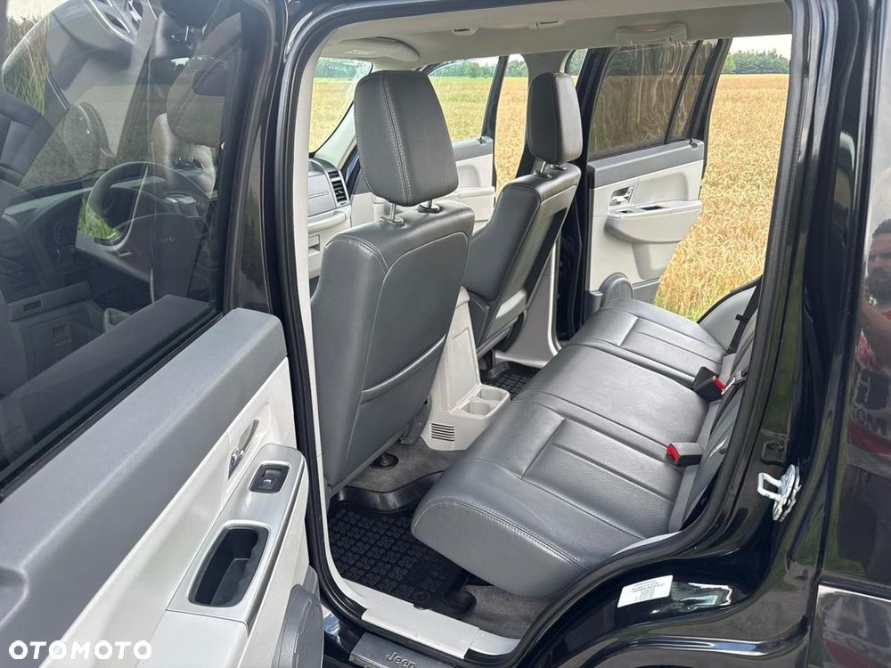 Jeep Cherokee - 27