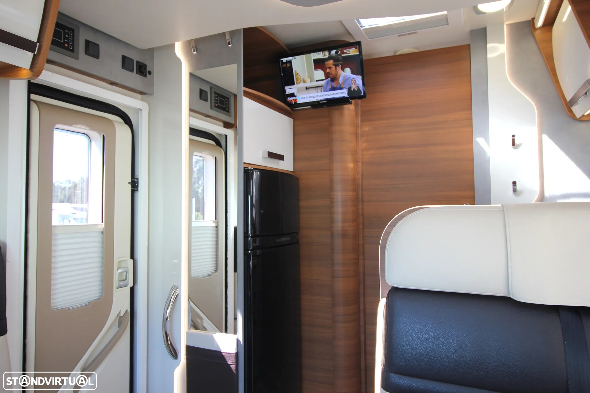 Elnagh Baron 579 *CAMA CENTRAL + BASCULANTE* - 16