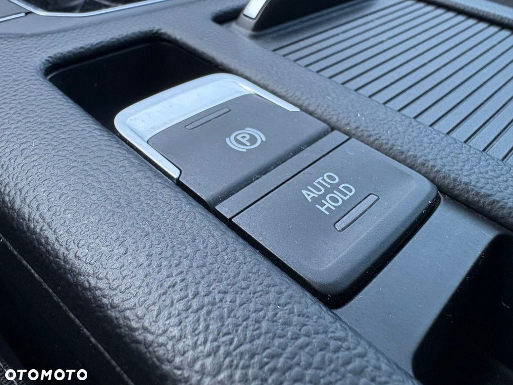 Volkswagen Passat - 24