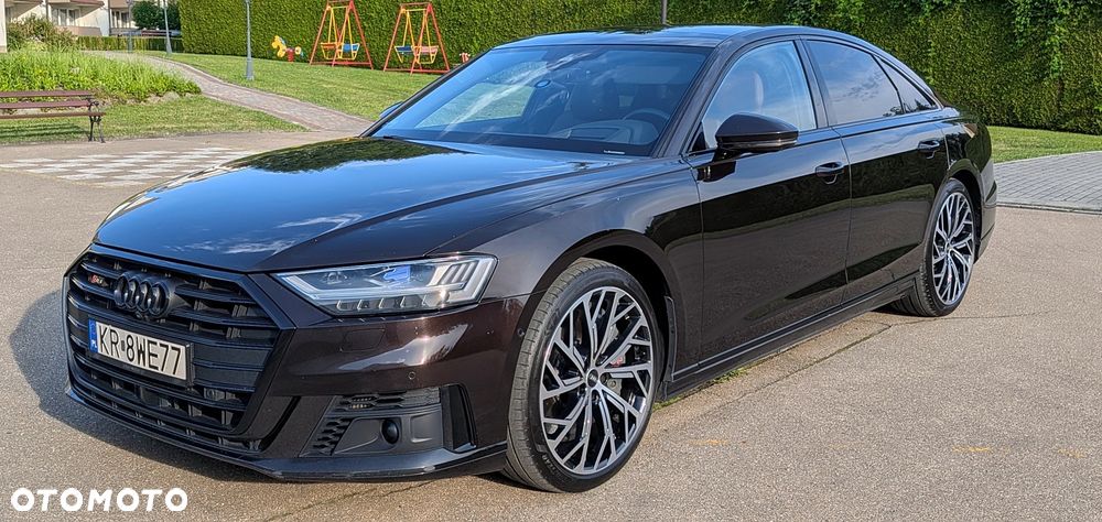 Audi S8 - 2