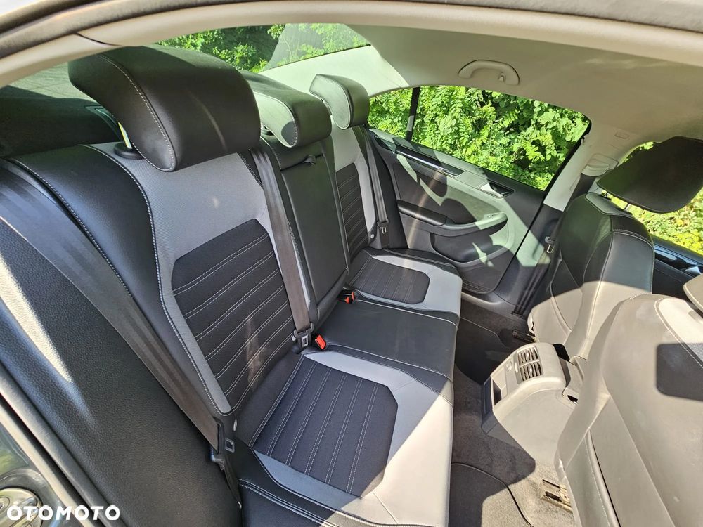 Volkswagen Jetta - 11