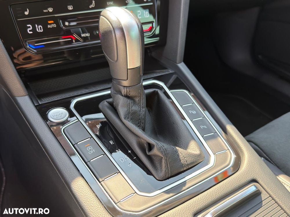 VOLKSWAGEN Passat 2023 — imagine 31