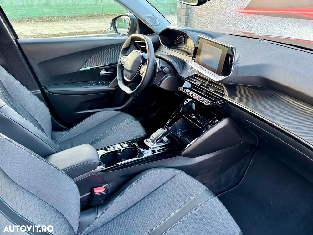 Peugeot 2008 PureTech 130 EAT8 Allure - 6