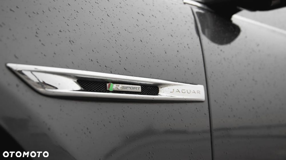Jaguar XJ 3.0 T AWD R-Sport - 5