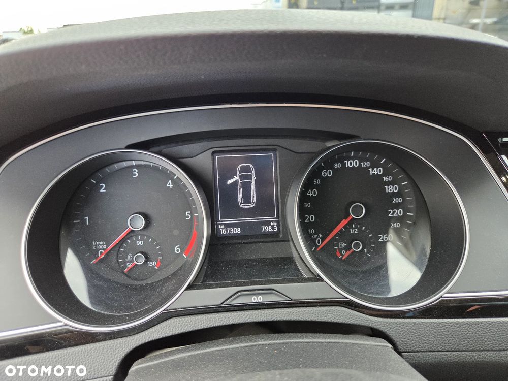 Volkswagen Passat Variant 2.0 TDI SCR BlueMotion Comfortline - 23