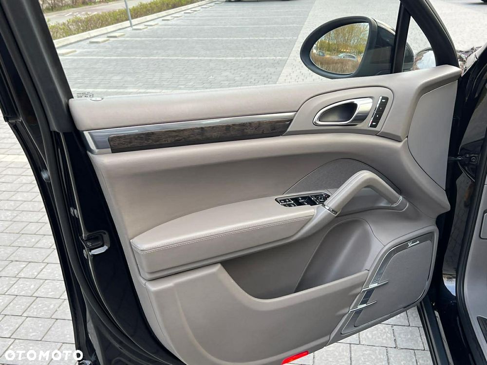 Porsche Cayenne Turbo Tiptronic S - 19