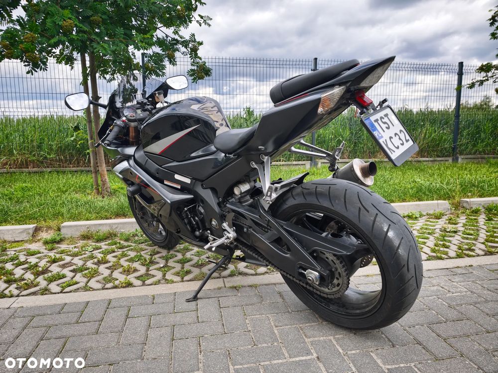Suzuki GSX-R - 7
