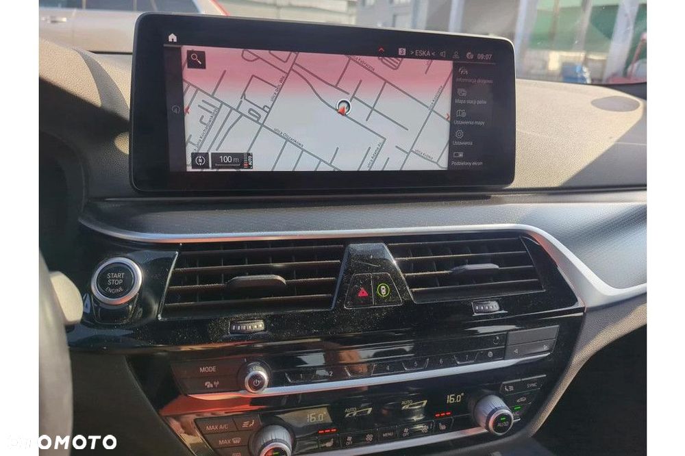 BMW Seria 5 520d xDrive - 11