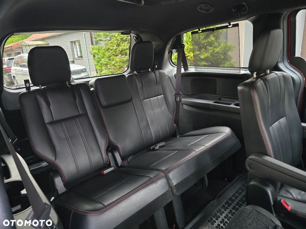 Dodge Grand Caravan - 24
