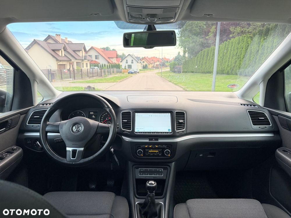 Volkswagen Sharan - 11