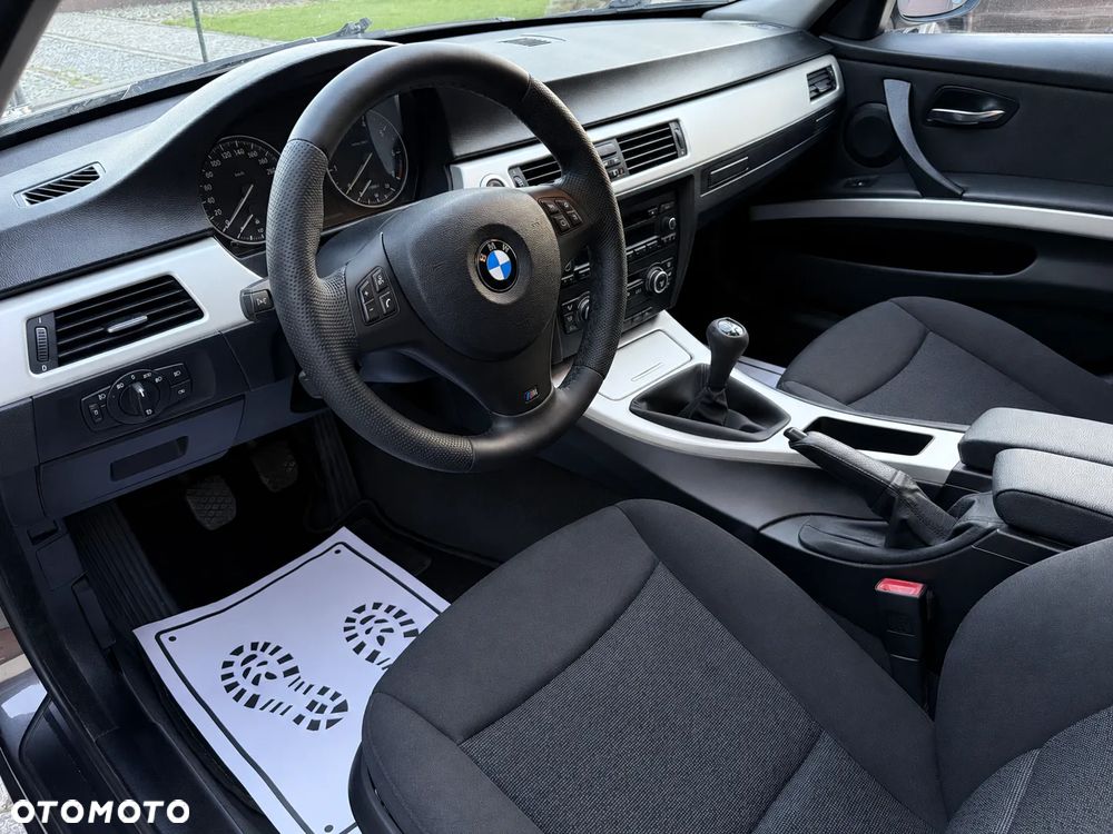 BMW Seria 3 318i Edition Sport - 17