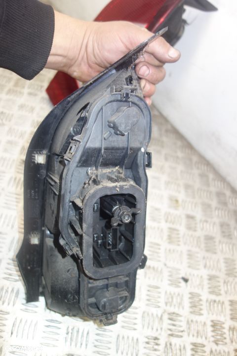 LAMPA PRAWY TYŁ VOLKSWAGEN UP PRZED LIFT - 2