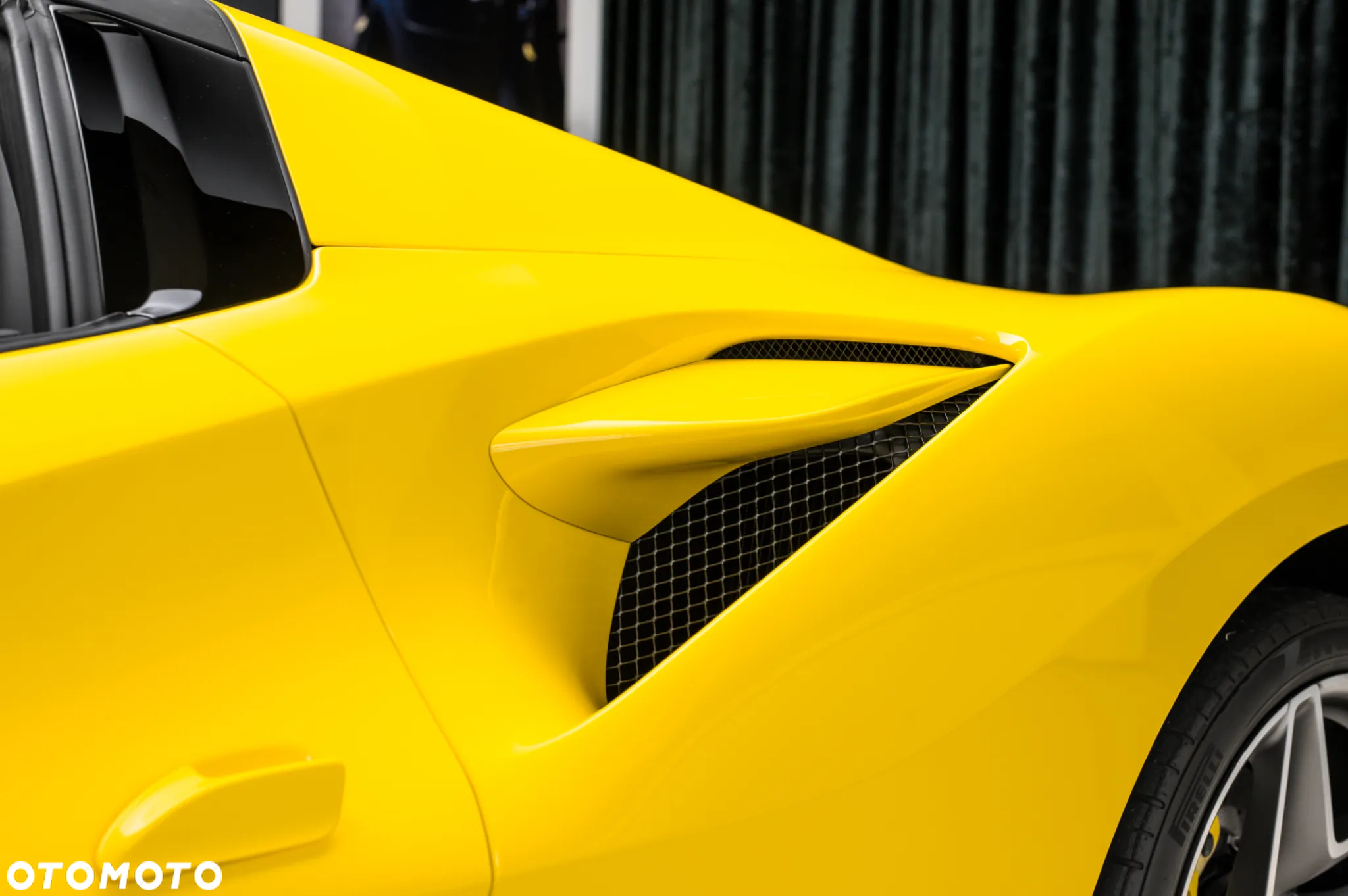 Ferrari F8 Spider - 14