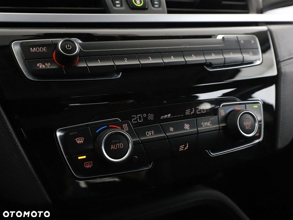 BMW X1 sDrive18d xLine - 28