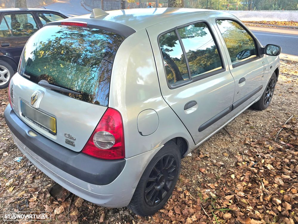 Renault Clio 1.2 16V Expression - 6