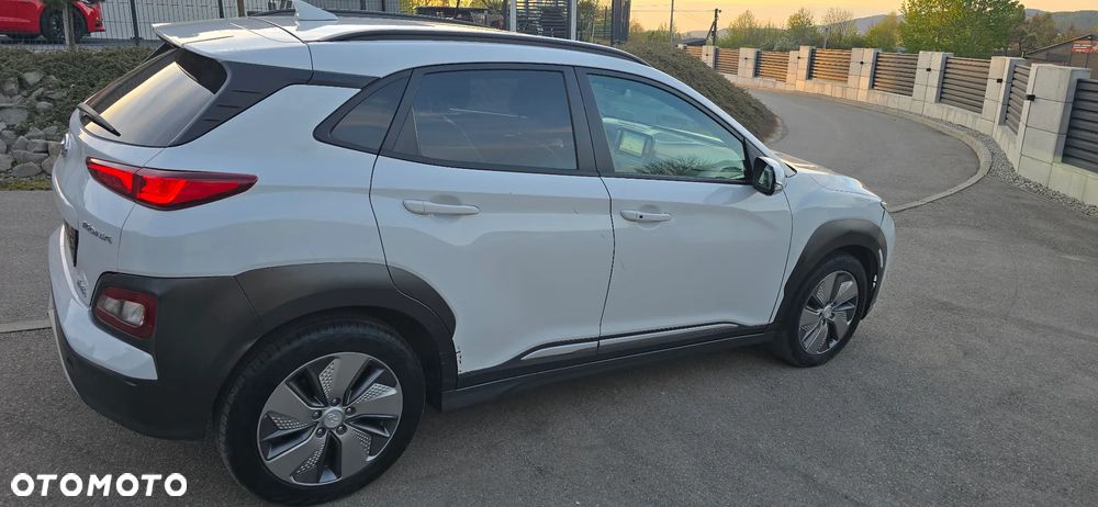 Hyundai Kona Premium - 17