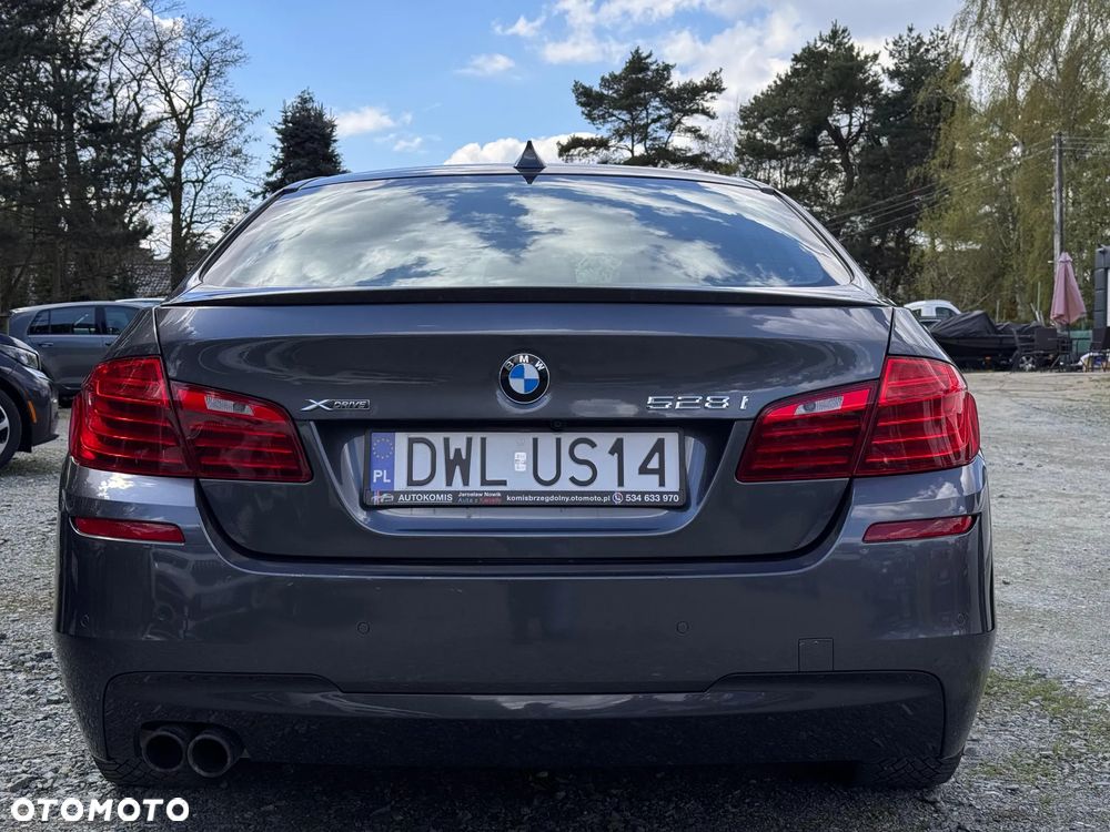 BMW Seria 5 528i xDrive - 9