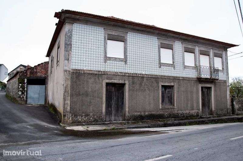 Quintinha murada com moradia T5 em Alvarães - Viana do Castelo - Grande imagem: 2/10