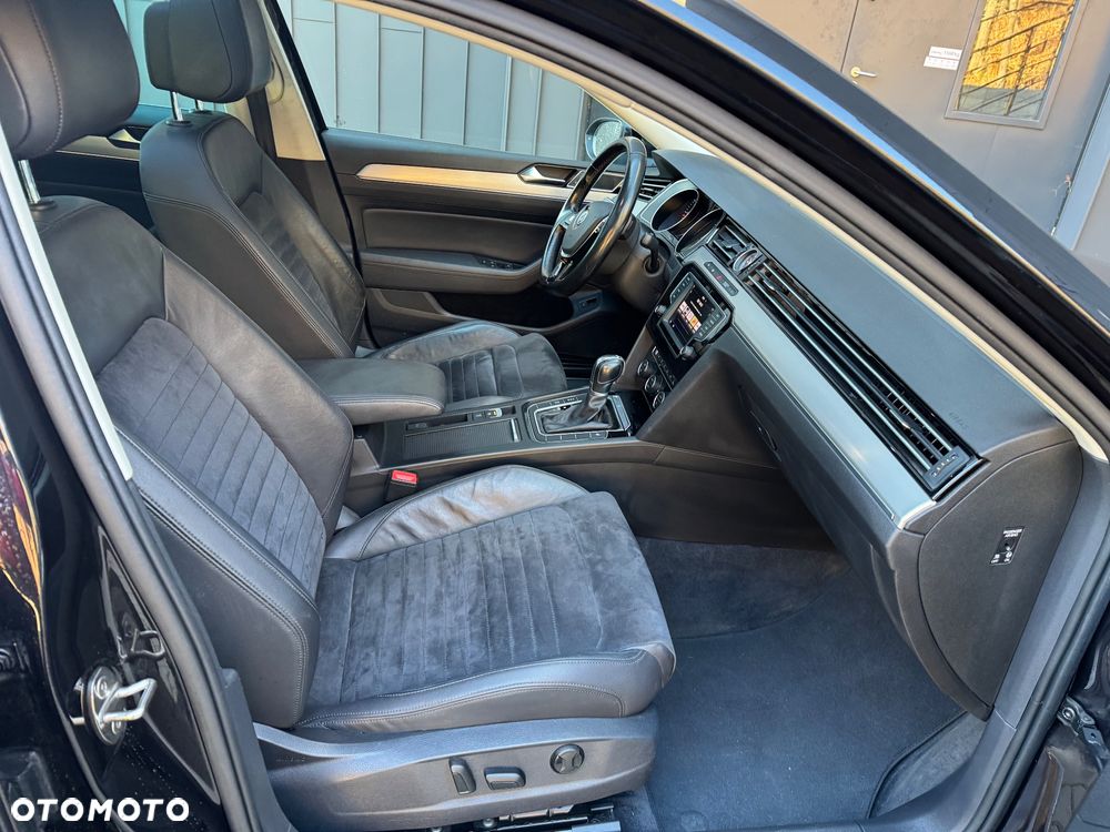 Volkswagen Passat 2.0 TDI SCR DSG Highline - 24
