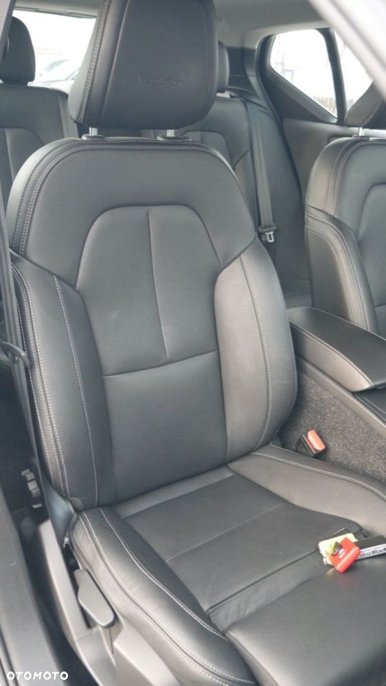 Volvo XC 40 - 18