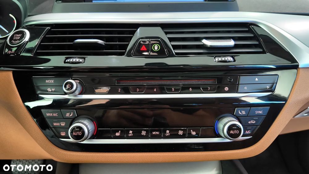 BMW Seria 5 520d Luxury Line sport - 28