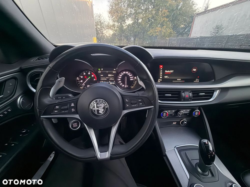 Alfa Romeo Stelvio - 8