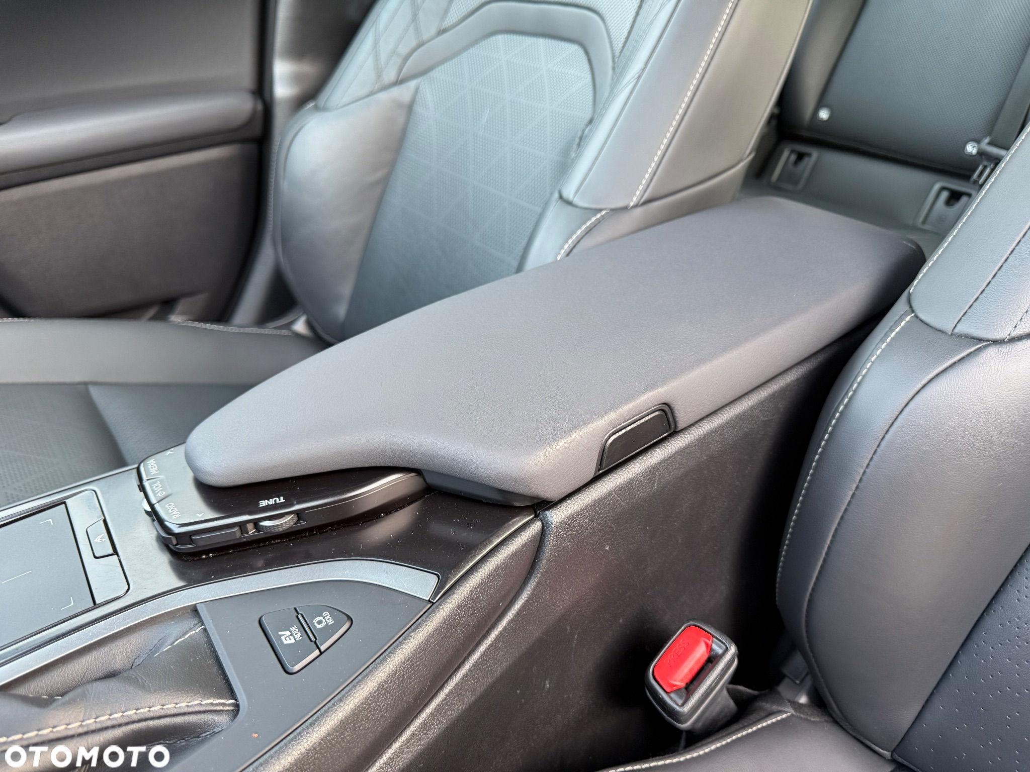 Lexus UX - 19
