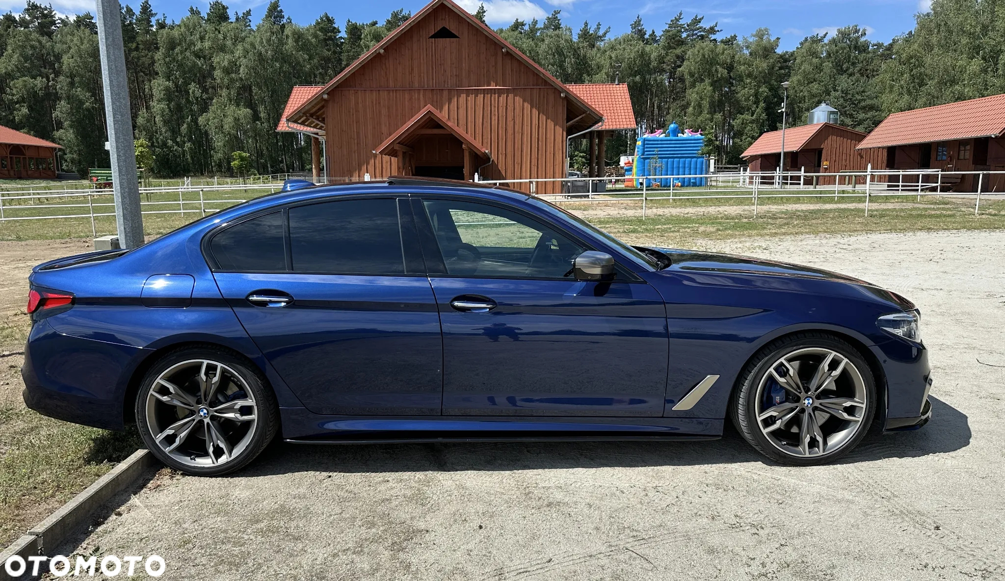 BMW Seria 5 M550i xDrive sport - 3
