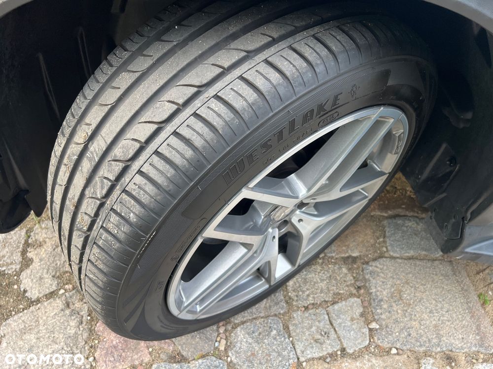 Mercedes-Benz GLE - 38