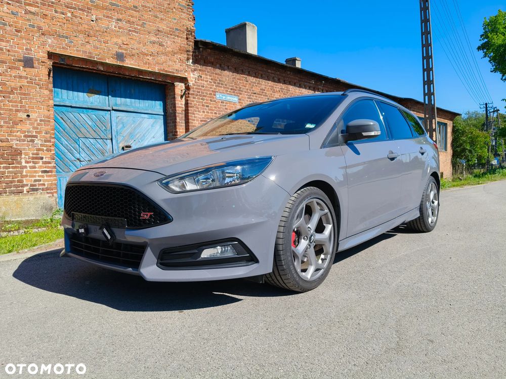 Ford Focus 2.0 EcoBoost ST mit Leder-Exclusiv-Paket - 4