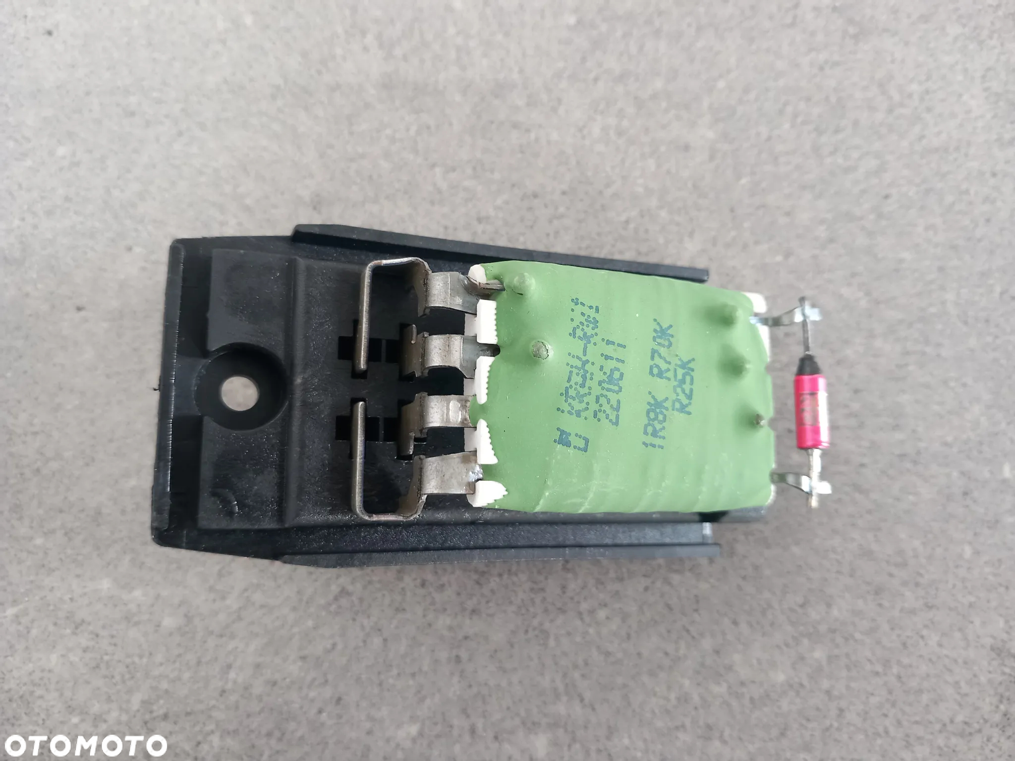 Rezystor opornik dmuchawy Ford 1311115 - 2