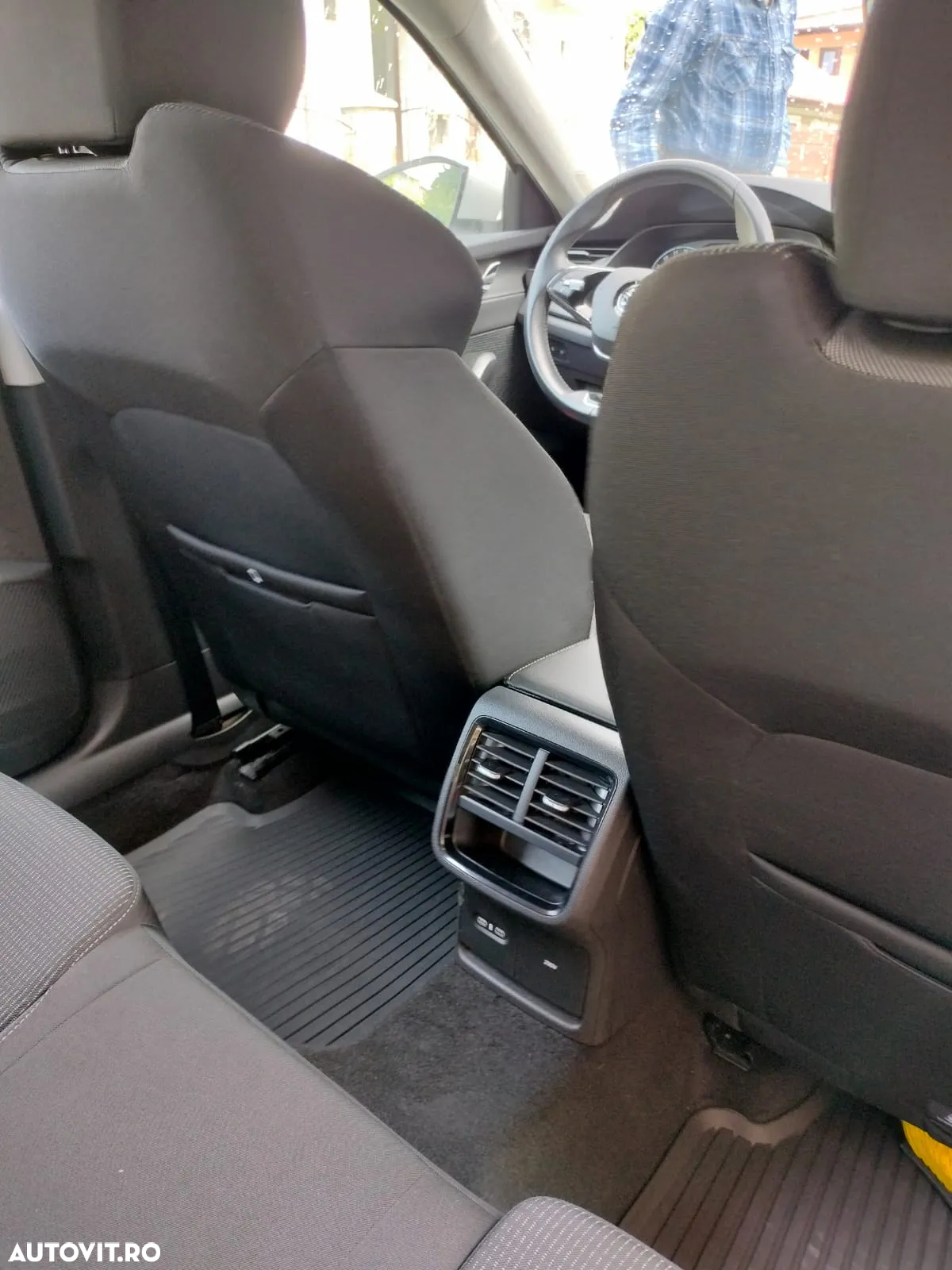 Skoda Octavia 2.0 TDI DSG Ambition - 3