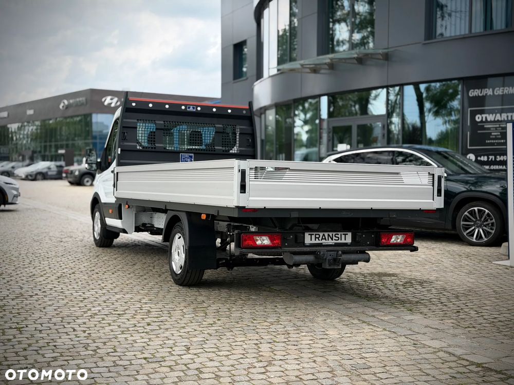 Ford Transit - 12