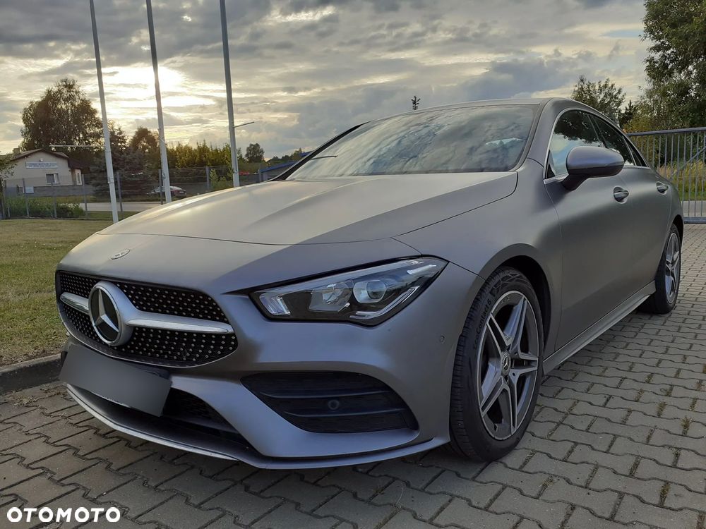 Mercedes-Benz CLA 180 AMG Line - 2