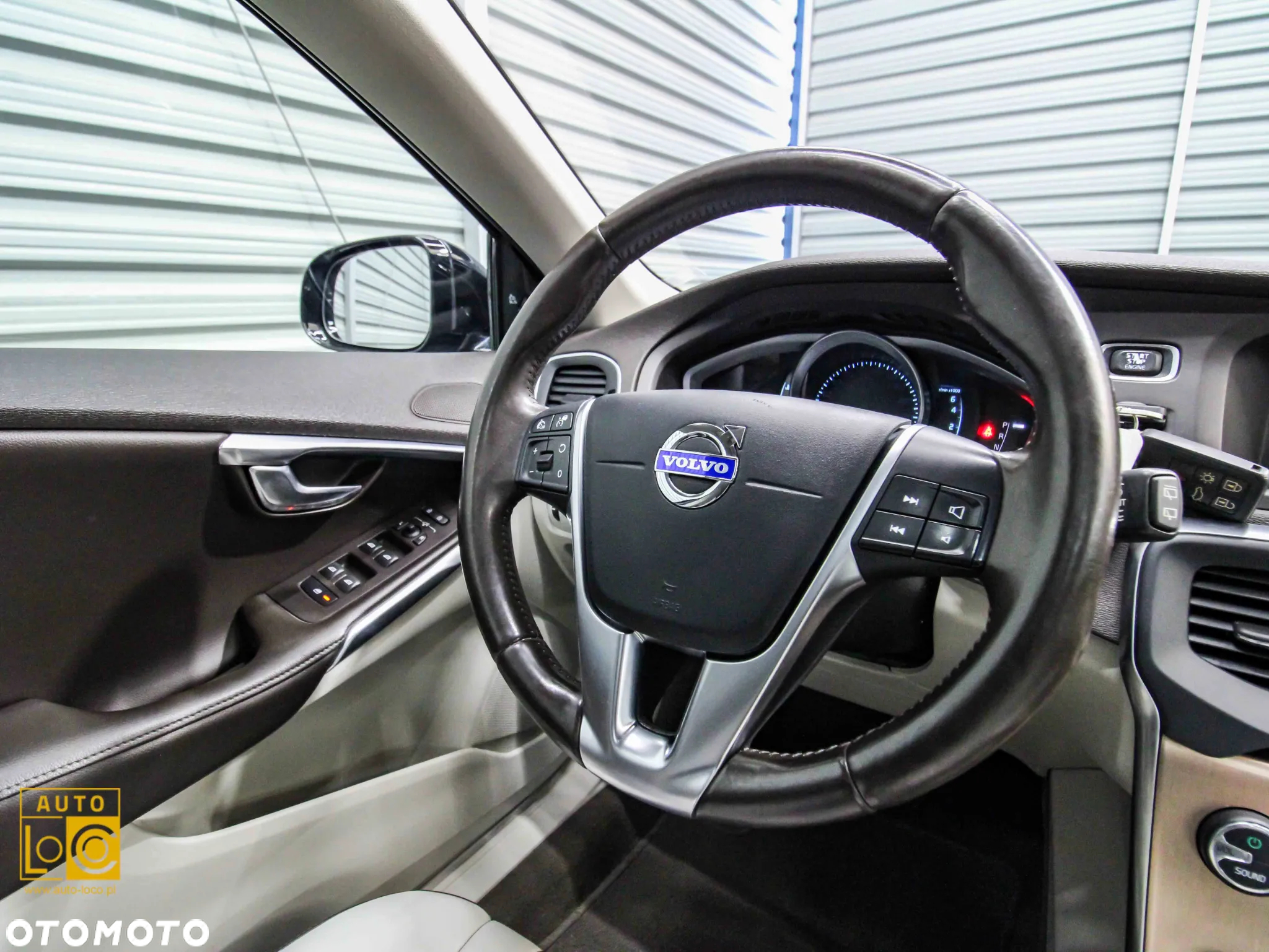 Volvo V40 Cross Country T4 AWD Summum - 25