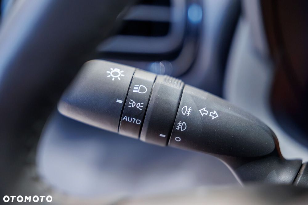 Toyota Yaris Hybrid 1.5 Style - 35