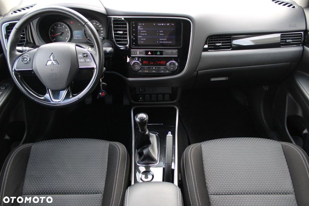 Mitsubishi Outlander - 22