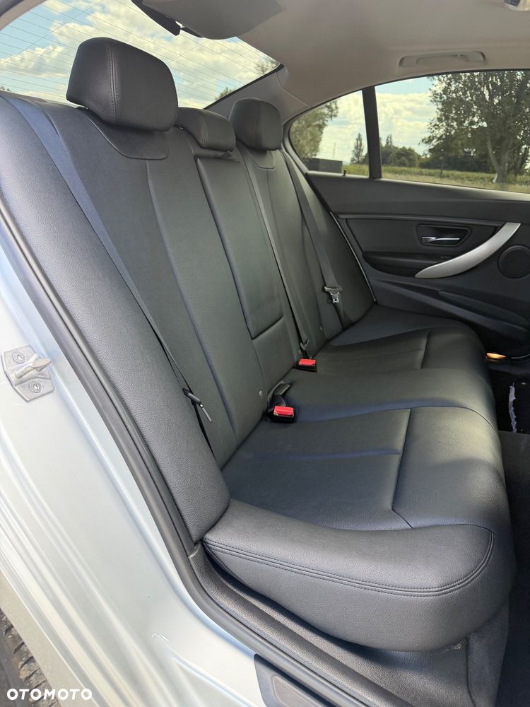 BMW Seria 3 - 26