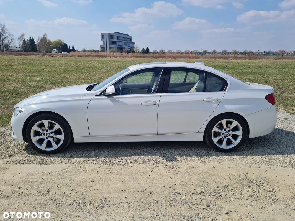BMW Seria 3 330i Edition Luxury Line Purity - 1