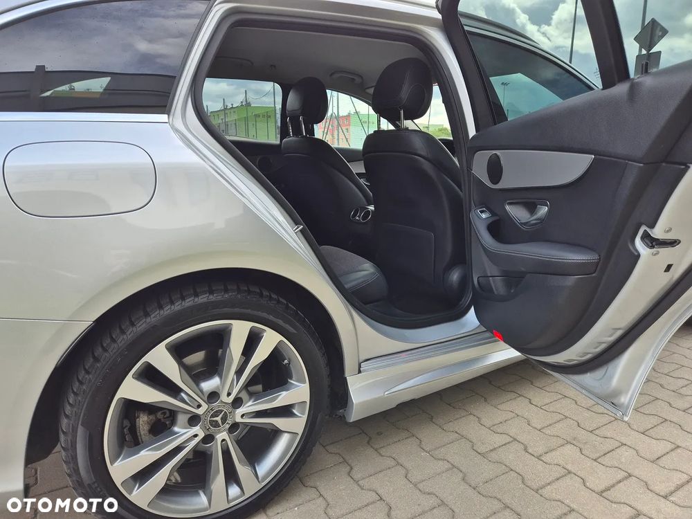 Mercedes-Benz Klasa C 220 d 4Matic 9G-TRONIC AMG Line - 19