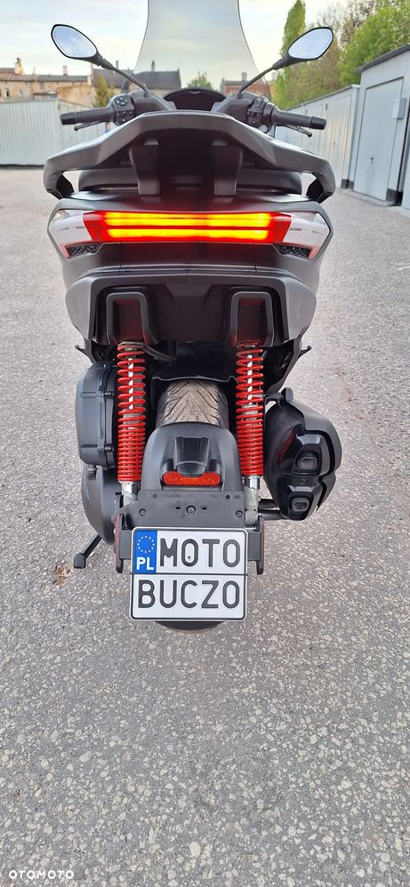 Piaggio MP-3 - 40