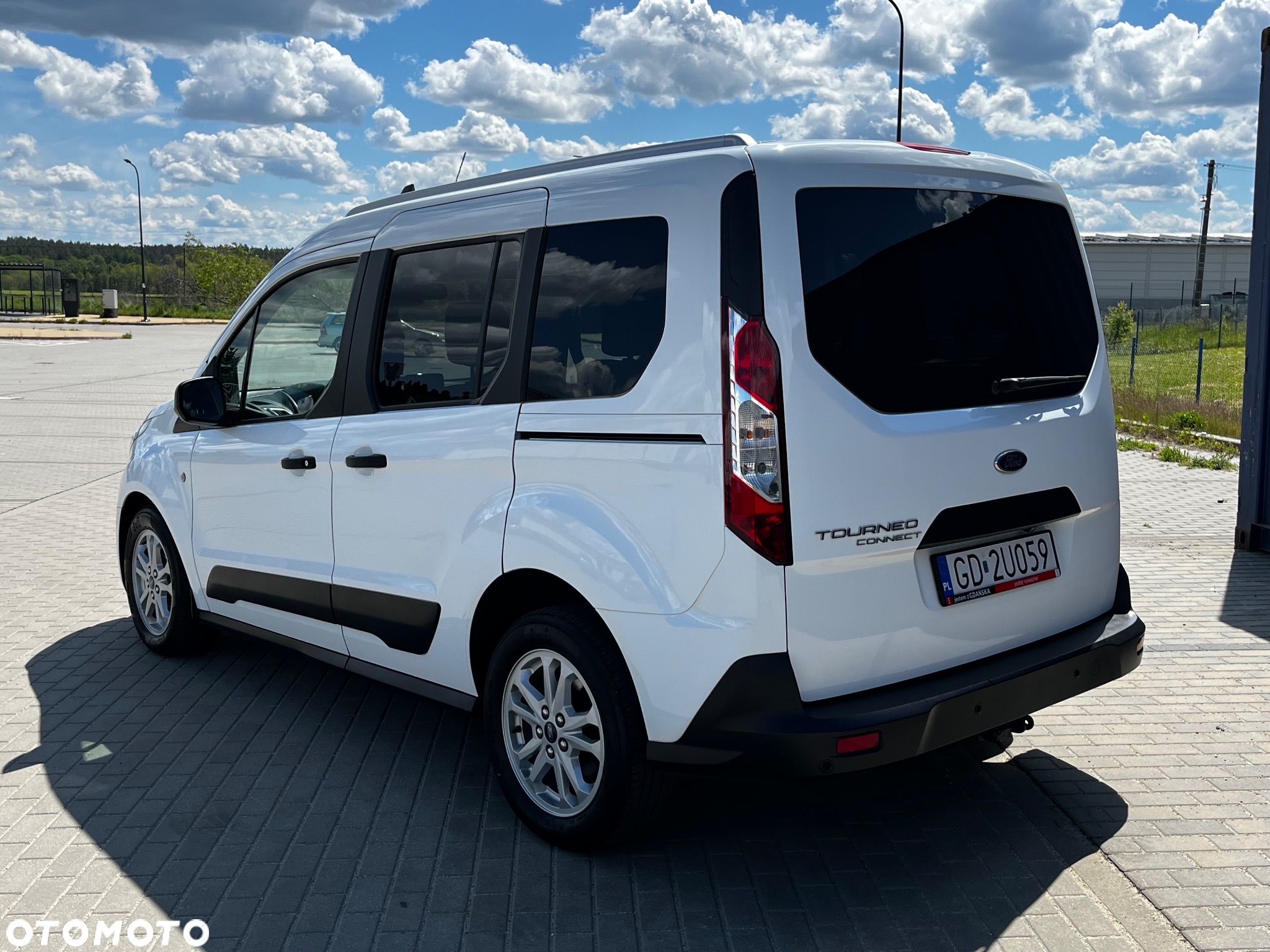 Ford Tourneo Connect - 8