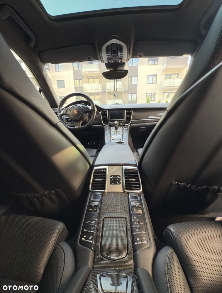 Porsche Panamera 4S PDK - 12