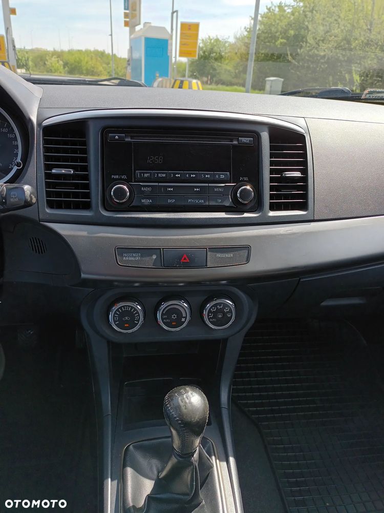 Mitsubishi Lancer 1.6 Invite - 15