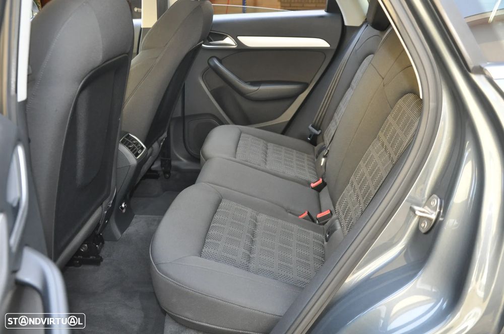 Audi Q3 2.0 TDI S-line - 37