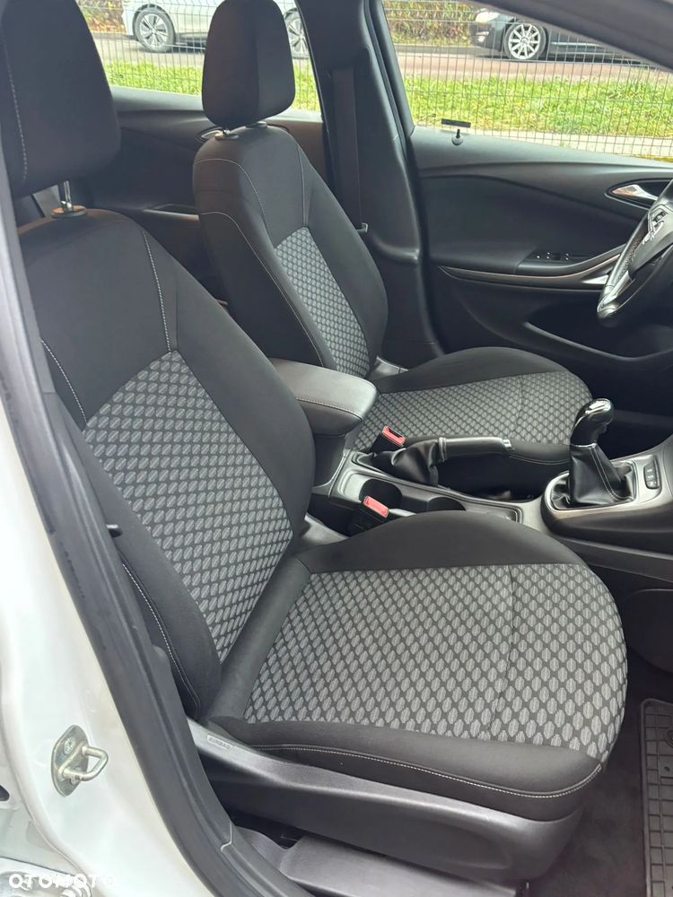 Opel Astra 1.4 Turbo Edition - 17